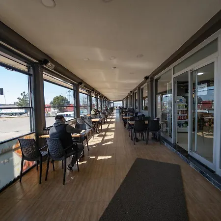 Отель Londra 3*